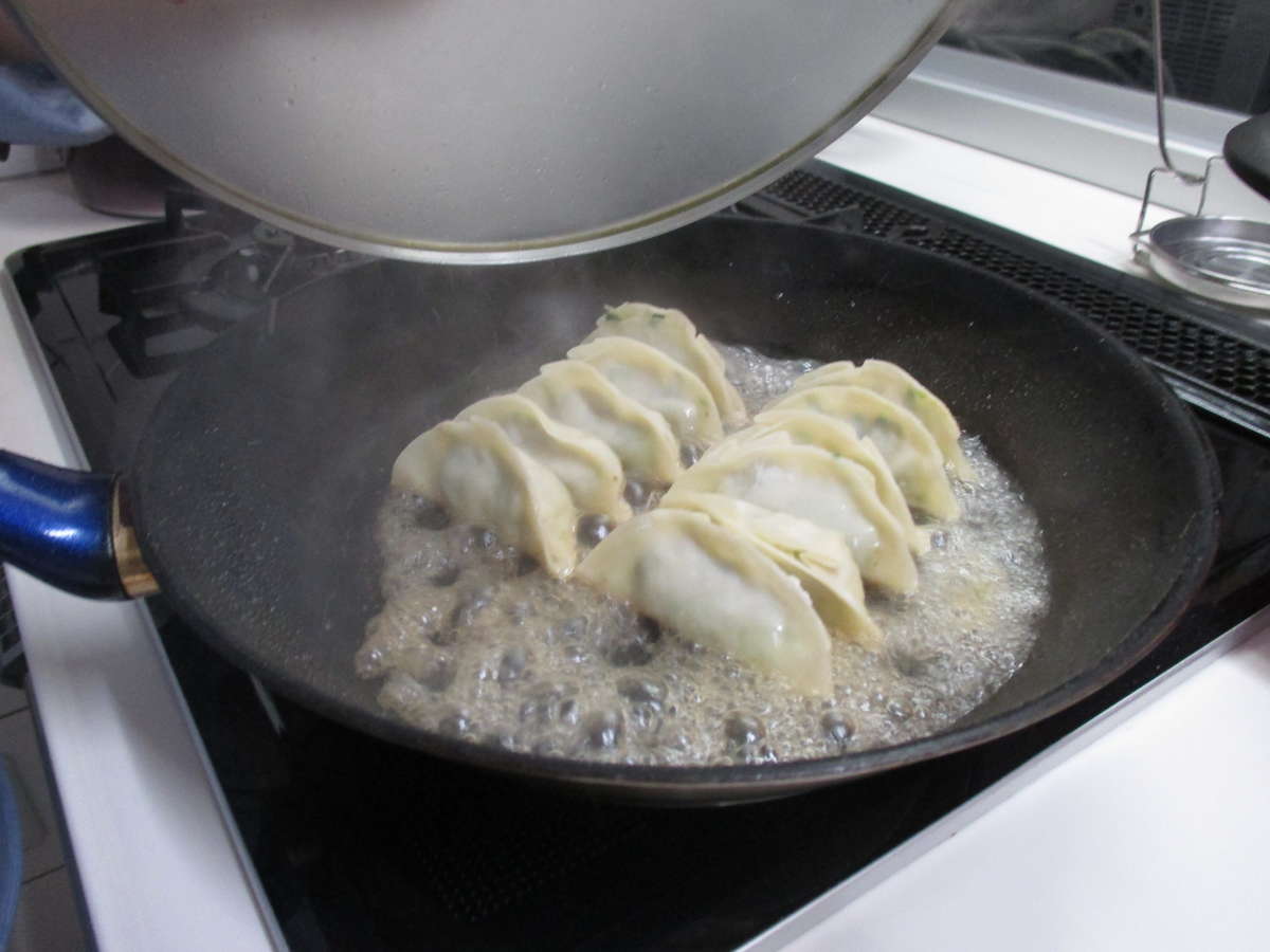 美味しい 餃子 の ストア 焼き 方 フライパン