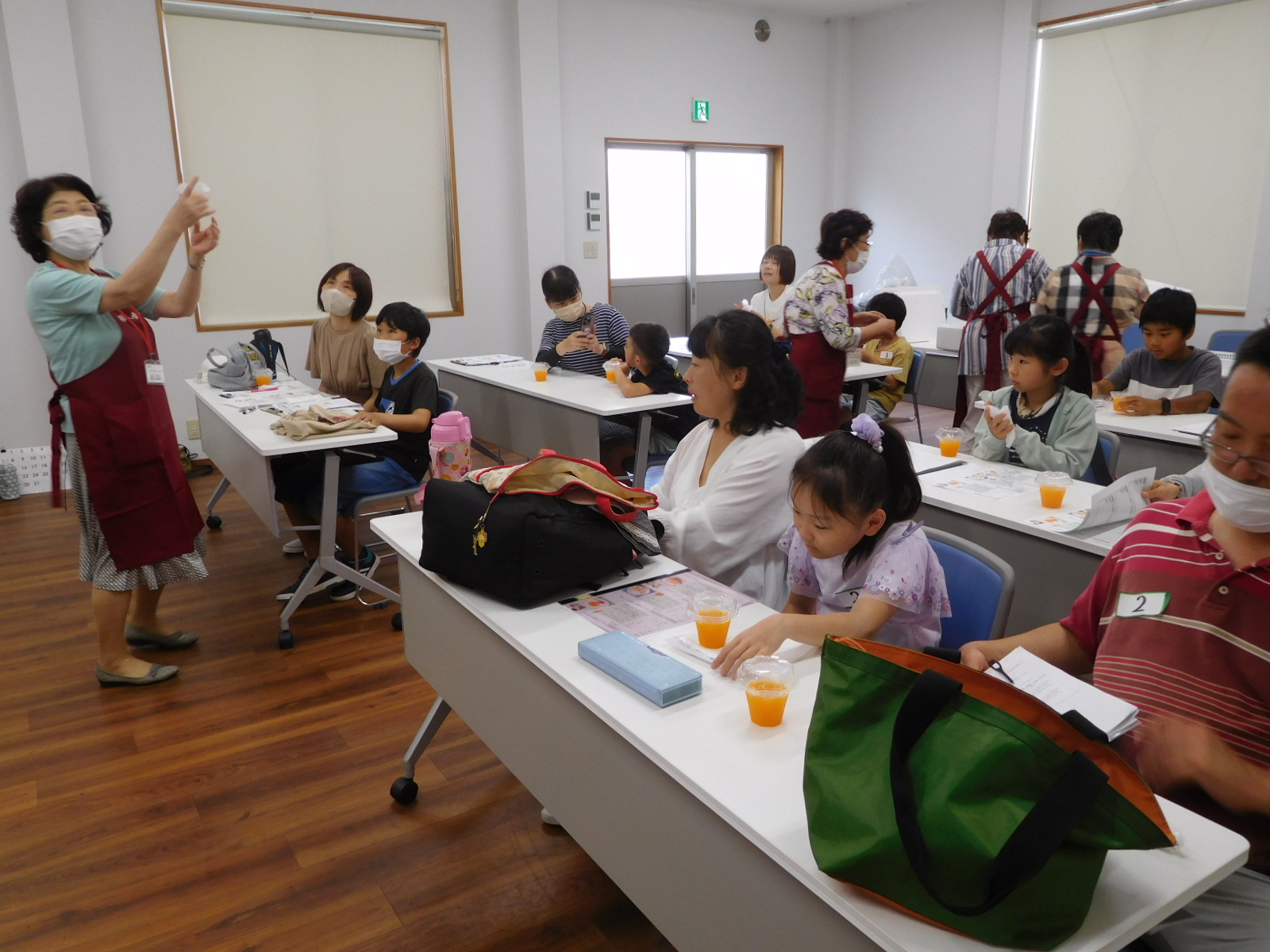 味わって考えるツアー参加者