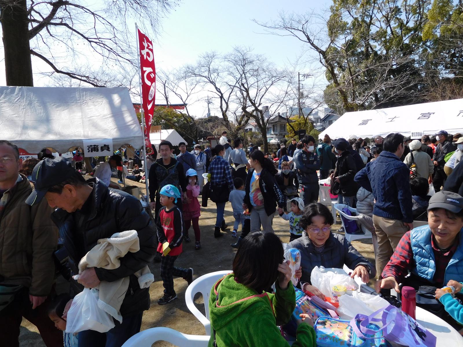 平成29年に行われた飲食ブースなどの様子